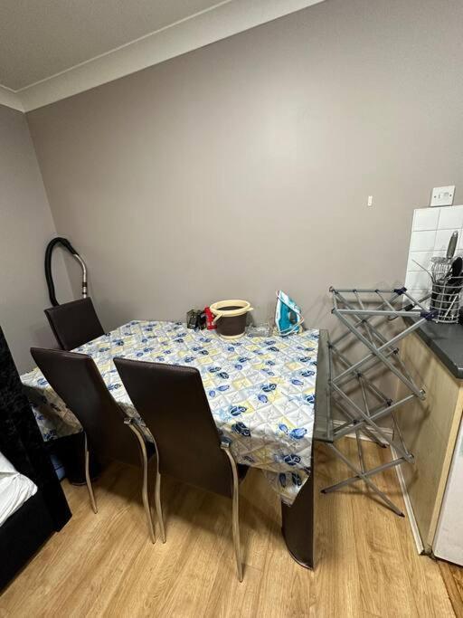 A 2 Standard Bedrooms Flat Λονδίνο Εξωτερικό φωτογραφία