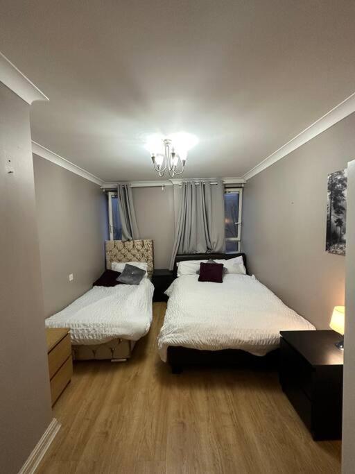 A 2 Standard Bedrooms Flat Λονδίνο Εξωτερικό φωτογραφία